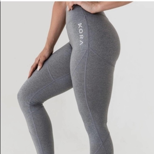 Kora Grey Cropped‎ Leggings
